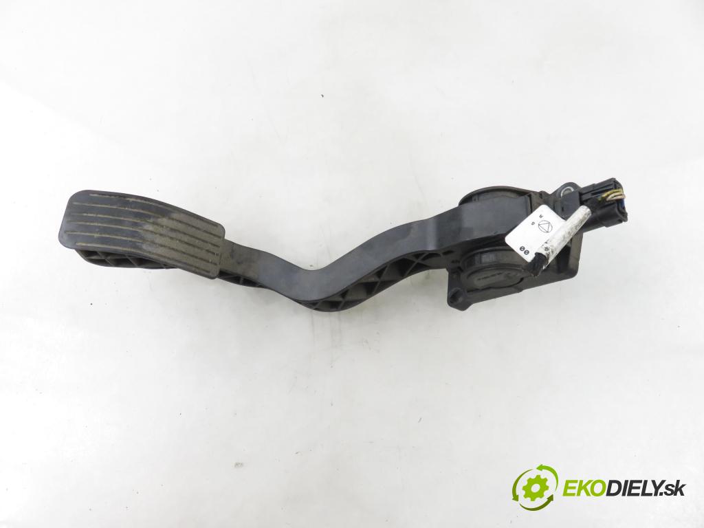 CITROEN C3 I (FC_) HB 2002 50,00 1.4 HDi 8V - 8HX 1398,00 Potenciometer plynu 0280752251 ; 9646702180 ; F00C3E2427 (Potenciometer plynového pedálu)