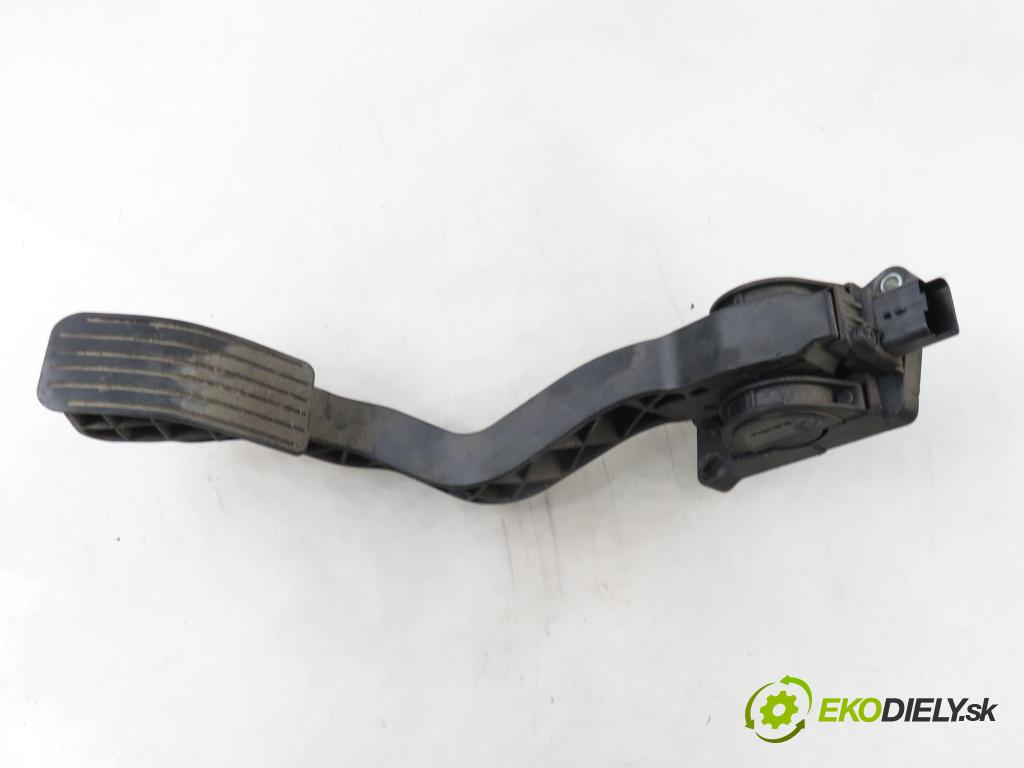 CITROEN C3 I (FC_) HB 2002 50,00 1.4 HDi 8V - 8HX 1398,00 Potenciometer plynu 0280752251 ; 9646702180 ; F00C3E2427 (Potenciometer plynového pedálu)