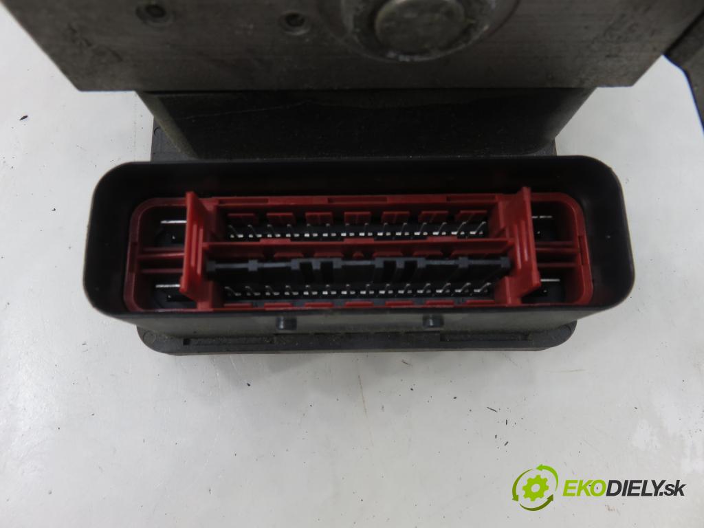 VOLVO S40 II (MS) SEDAN 2006 81,00 1.6 D - D 4164 T 1560,00 Pumpa ABS 30742665AA ; 10096004253 (Pumpa ABS)