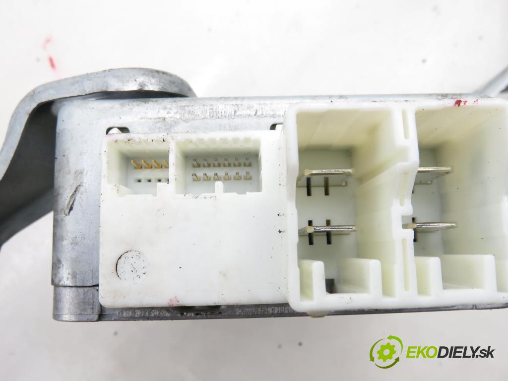 TOYOTA YARIS (_P1_) HB 2004 50,00 1.0 (SCP10_) - 1SZ-FE 998,00 serv/podporovanie elektrické 896500D030 ; 99509000 ; 1608000161