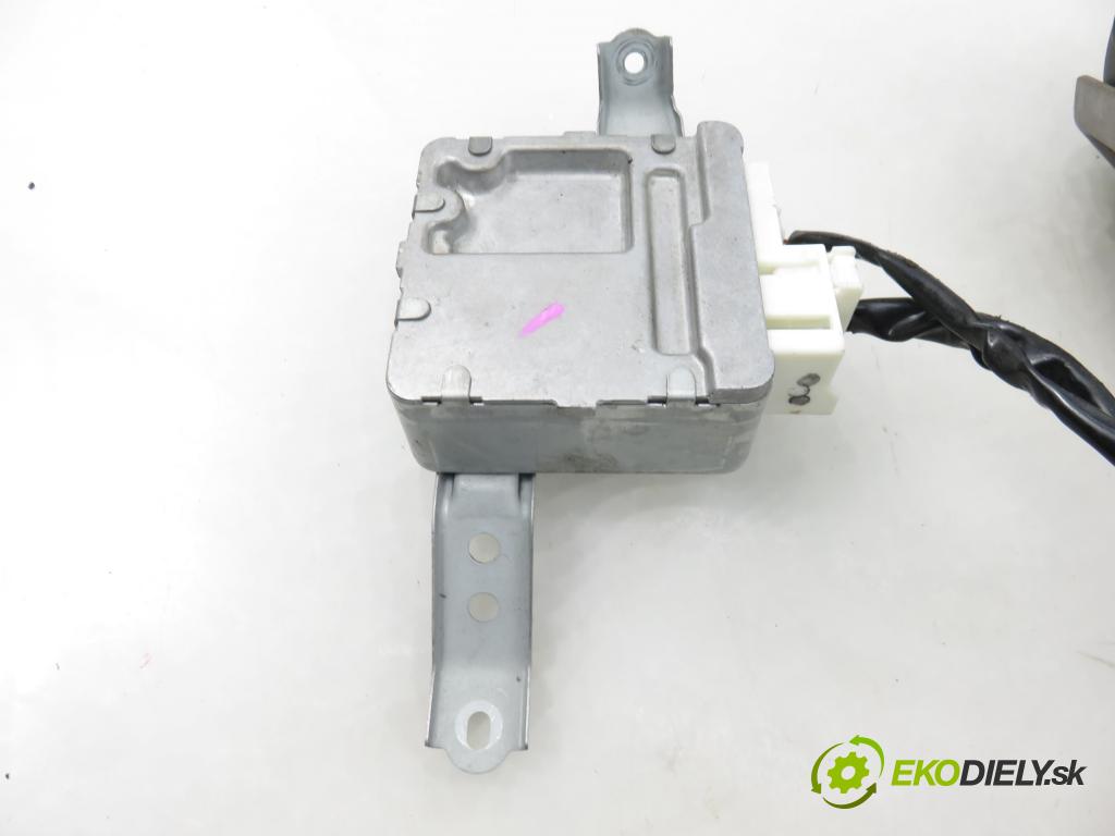 TOYOTA YARIS (_P1_) HB 2004 50,00 1.0 (SCP10_) - 1SZ-FE 998,00 serv/podporovanie elektrické 896500D030 ; 99509000 ; 1608000161