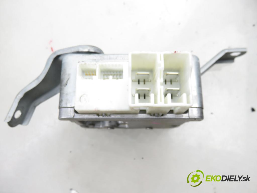 TOYOTA YARIS (_P1_) HB 2004 50,00 1.0 (SCP10_) - 1SZ-FE 998,00 serv/podporovanie elektrické 896500D030 ; 99509000 ; 1608000161