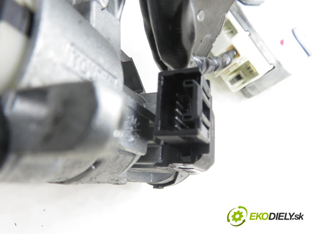 TOYOTA YARIS (_P1_) HB 2004 50,00 1.0 (SCP10_) - 1SZ-FE 998,00 serv/podporovanie elektrické 896500D030 ; 99509000 ; 1608000161