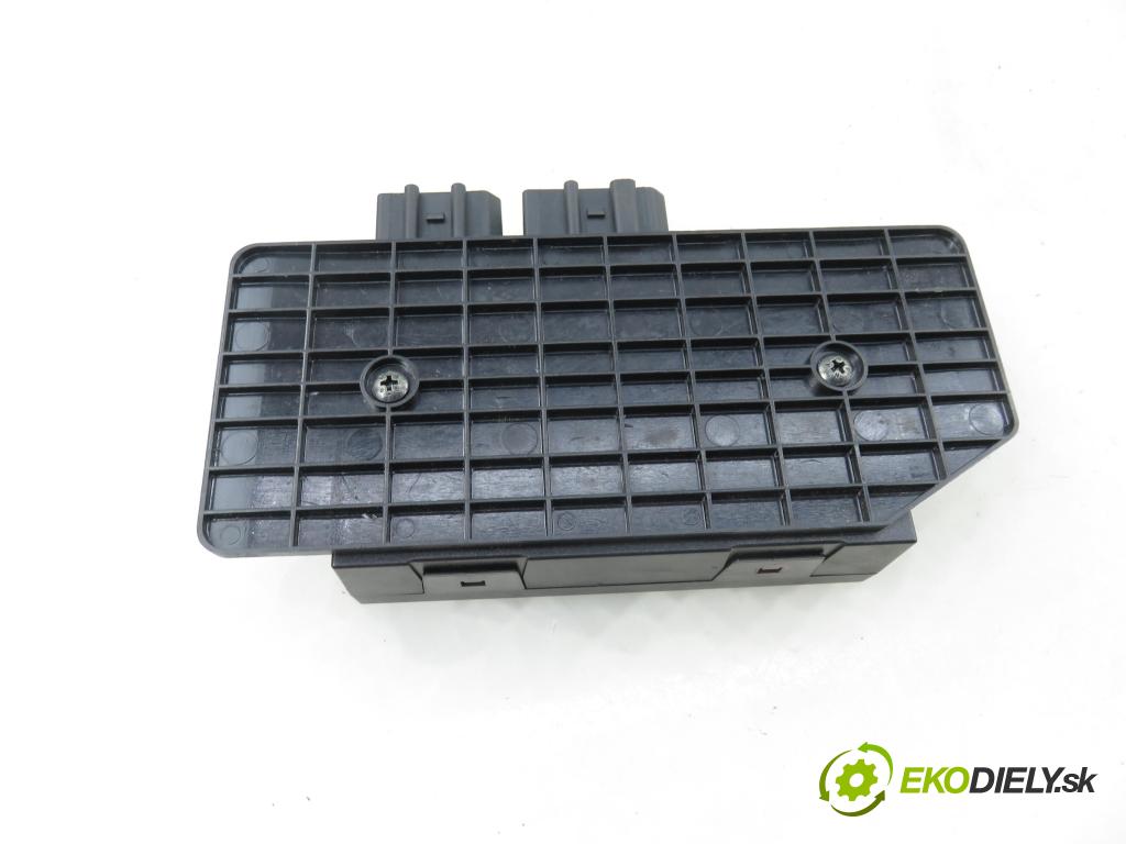 VW PASSAT B5.5 (3B3) SEDAN 2001 96,00 1.9 TDI 4motion - AVF 1896,00 MODUL komfortu 1C0959799B ; 5DK00821400