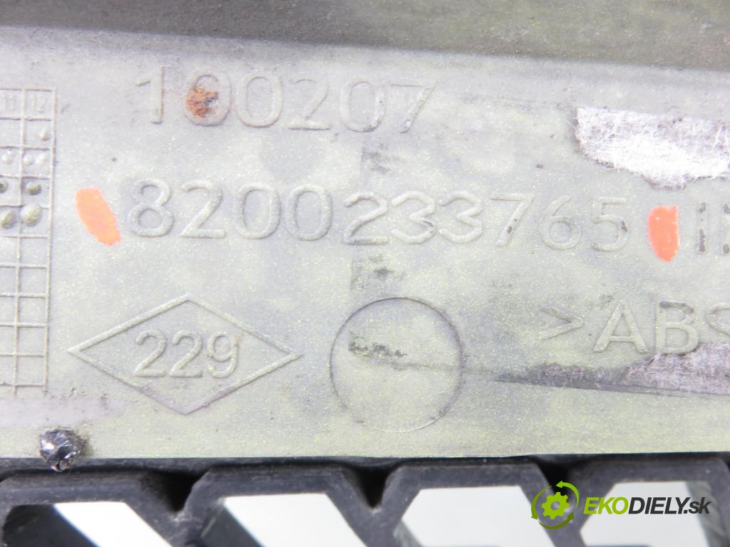 RENAULT MASTER II Skrzynia (FD) FURGON 2006 84,00 2.5 dCi 120 - G9U 750 2464,00 Mriežka / maska 8200233765