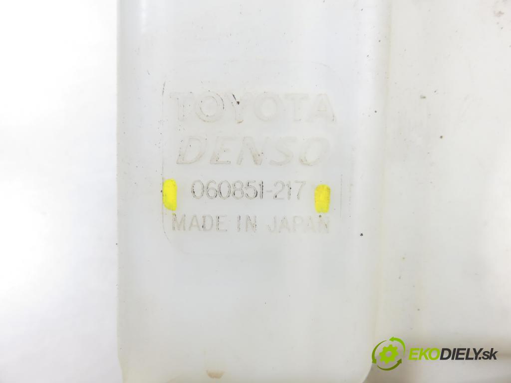 TOYOTA RAV 4 III (_A3_) SUV 2007 112,00 2.0 4WD 152 - 1AZ-FE 1998,00 Nádržka ostrekovačov 060851217 (Kľučka dverí ostatné)