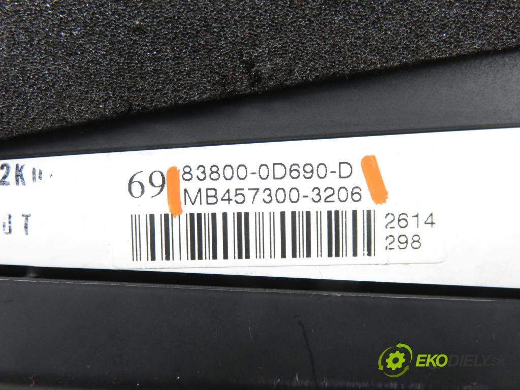 TOYOTA YARIS (_P9_) HB 2008 66,00 1.4 D-4D (NLP90_) - 1ND-TV 1364,00 Prístrojovka elektrický 838000D690D ; MB4573003206