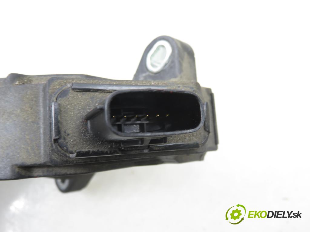 TOYOTA YARIS (_P9_) HB 2008 66,00 1.4 D-4D (NLP90_) - 1ND-TV 1364,00 Potenciometer plynu 781100D010 (Potenciometer plynového pedálu)