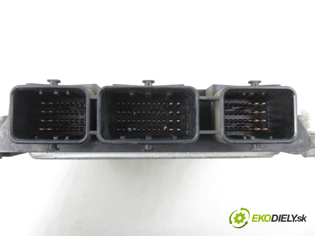 FORD FOCUS C-MAX (DM2) MINIVAN 2007 80,00 1.6 TDCi - G8DA 1560,00 řídící jednotka motora 6M5112A650NC ; 0281011701