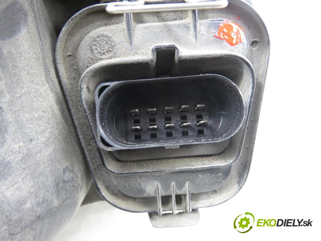 VW GOLF IV (1J1) HB 1998 66,00 1.9 TDI 90 - ALH 1896,00 Svetlo LP 1J1941015C