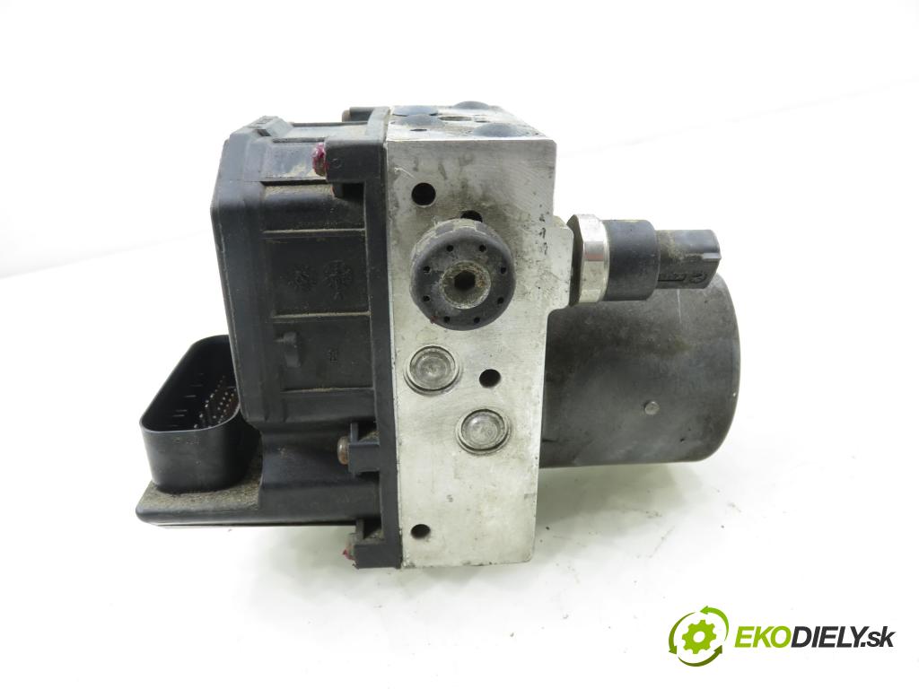 VW PASSAT B5.5 (3B3) SEDAN 2001 96,00 1.9 TDI 4motion - AVF 1896,00 Pumpa ABS 0265950054 ; 4B0614517H ; 0265225121 (Pumpa ABS)