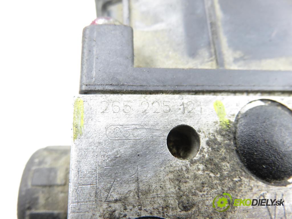 VW PASSAT B5.5 (3B3) SEDAN 2001 96,00 1.9 TDI 4motion - AVF 1896,00 Pumpa ABS 0265950054 ; 4B0614517H ; 0265225121 (Pumpa ABS)