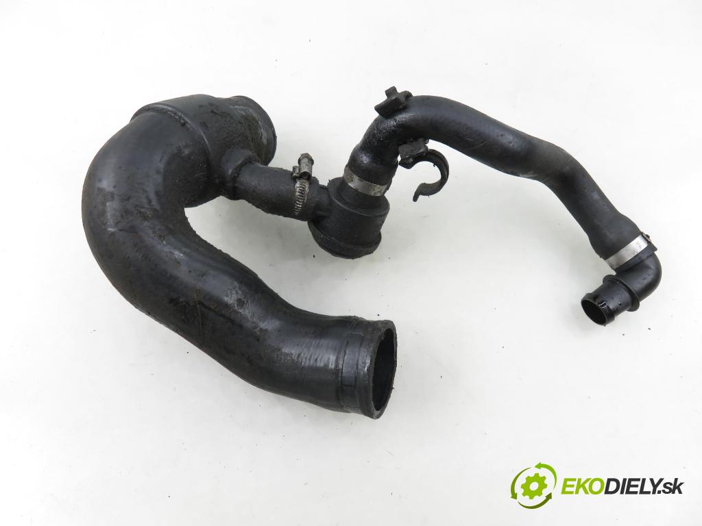 AUDI A4 (8E2, B6) SEDAN 2001 110,00 1.8 T quattro - AVJ 1781,00 Rúra intercoolera turba 8E0145832D ; 058145710