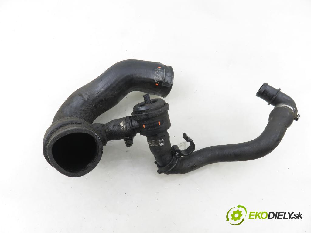AUDI A4 (8E2, B6) SEDAN 2001 110,00 1.8 T quattro - AVJ 1781,00 Rúra intercoolera turba 8E0145832D ; 058145710