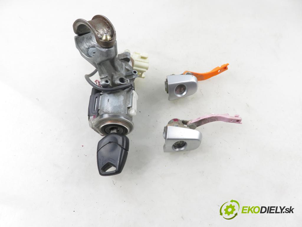 TOYOTA RAV 4 II (_A2_) SUV 2003 85,00 2.0 D-4D 4WD (CLA20_, CLA21_) - 1CD-FTV 1995,00 spinačka / zámky 45020423 ; 8978352040