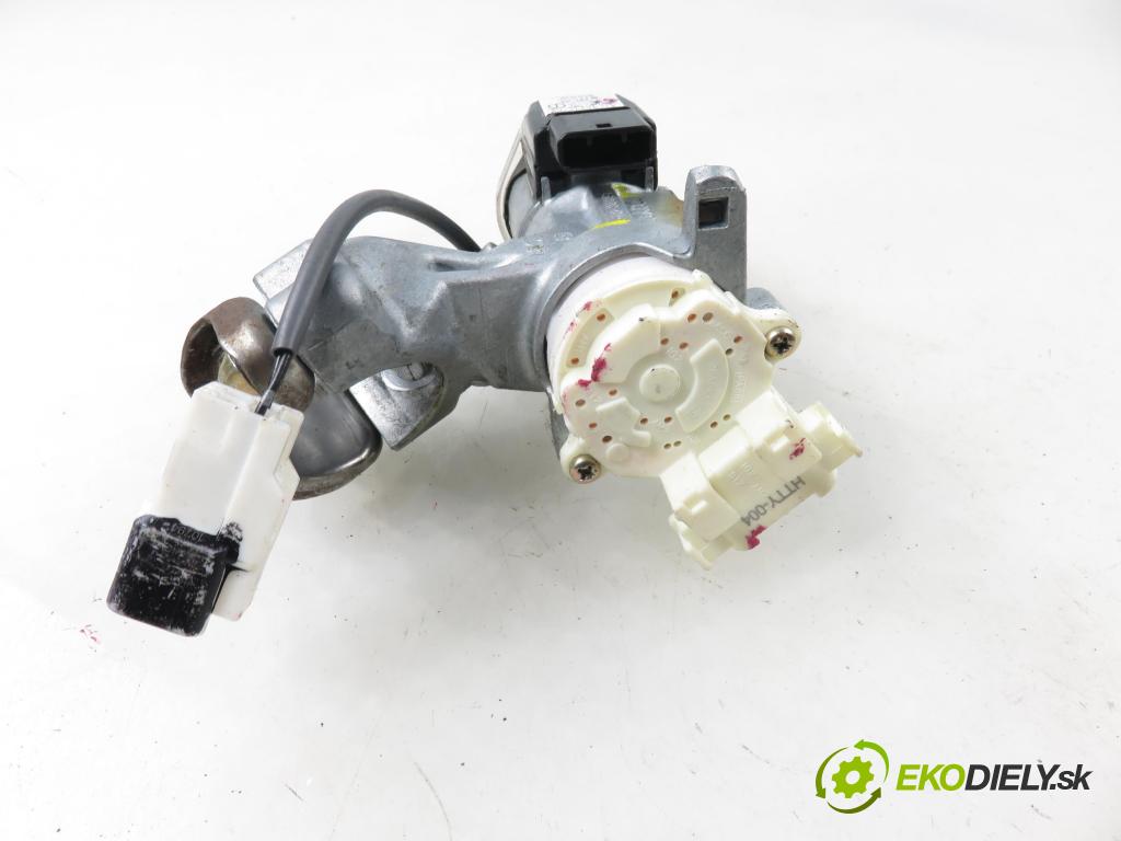 TOYOTA RAV 4 II (_A2_) SUV 2003 85,00 2.0 D-4D 4WD (CLA20_, CLA21_) - 1CD-FTV 1995,00 spinačka / zámky 45020423 ; 8978352040