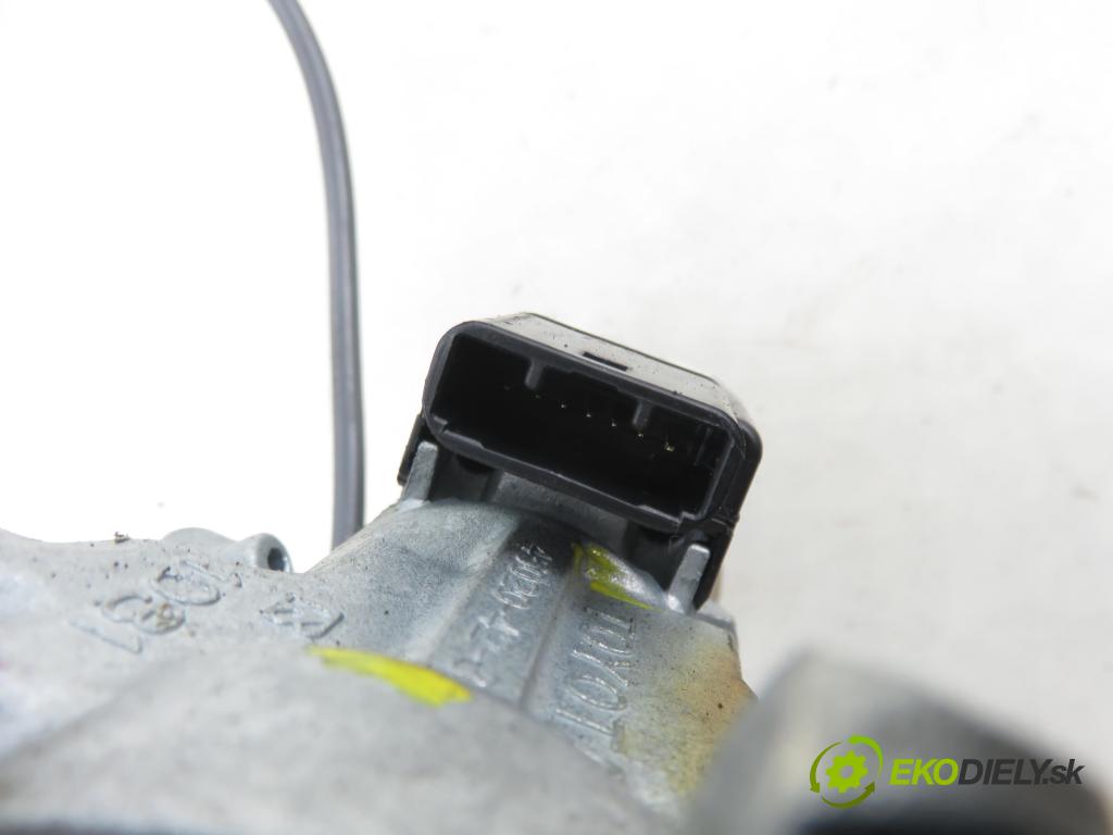 TOYOTA RAV 4 II (_A2_) SUV 2003 85,00 2.0 D-4D 4WD (CLA20_, CLA21_) - 1CD-FTV 1995,00 spinačka / zámky 45020423 ; 8978352040
