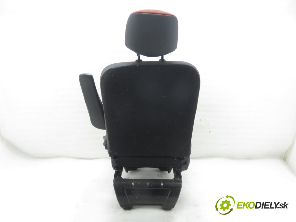 RENAULT MASTER III Platforma / podwozie (EV, HV, UV) KABINA/PLATFORMA 2015 120,00 2.3 dCi 165 FWD - M9T 702 2298,00 Sedadlo CESTUJÚCI/PP