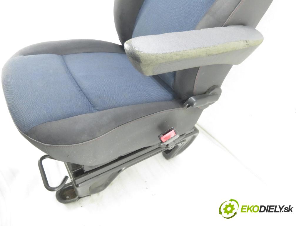 RENAULT MASTER III Platforma / podwozie (EV, HV, UV) KABINA/PLATFORMA 2015 120,00 2.3 dCi 165 FWD - M9T 702 2298,00 Sedadlo CESTUJÚCI/PP