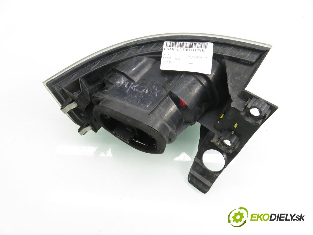 SEAT IBIZA III (6L1) HB 2005 74,00 1.4 16V - AUB 1390,00 Svetlo ľavé zadné 6L6945095D ; 6L6945111G