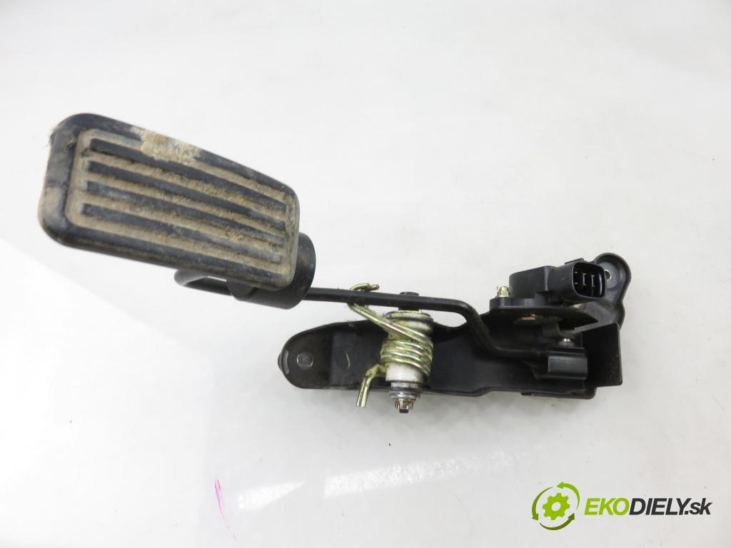 TOYOTA RAV 4 II (_A2_) SUV 2003 85,00 2.0 D-4D 4WD (CLA20_, CLA21_) - 1CD-FTV 1995,00 potenciometr plynového pedálu 8928133010 (Potenciometr plynového pedálu)