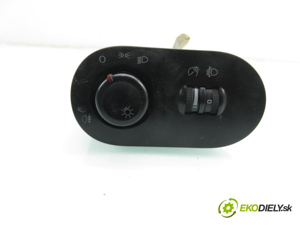 SEAT IBIZA III (6L1) HB 2005 74,00 1.4 16V - AUB 1390,00 prepínač svetlá 6L1941531AD