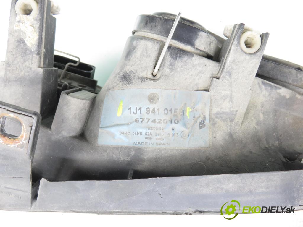 VW GOLF IV (1J1) HB 1999 55,00 1.4 16V - BCA 1390,00 Svetlo LP 1J1941015B