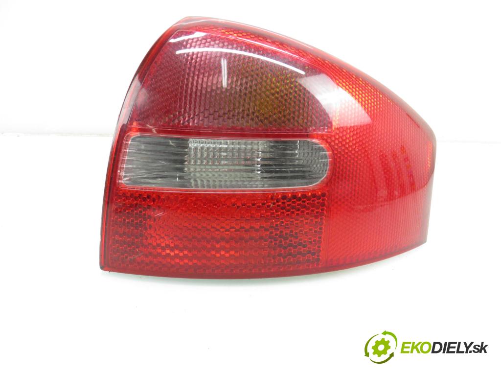 AUDI A6 (4B2, C5) SEDAN 2001 96,00 1.9 TDI - AWX 1896,00 Svetlo pravé zadné 4B5945096B