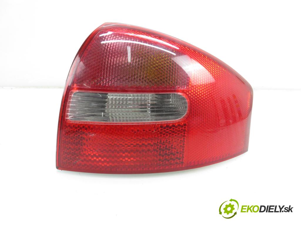 AUDI A6 (4B2, C5) SEDAN 2001 96,00 1.9 TDI - AWX 1896,00 Svetlo pravé zadné 4B5945096B