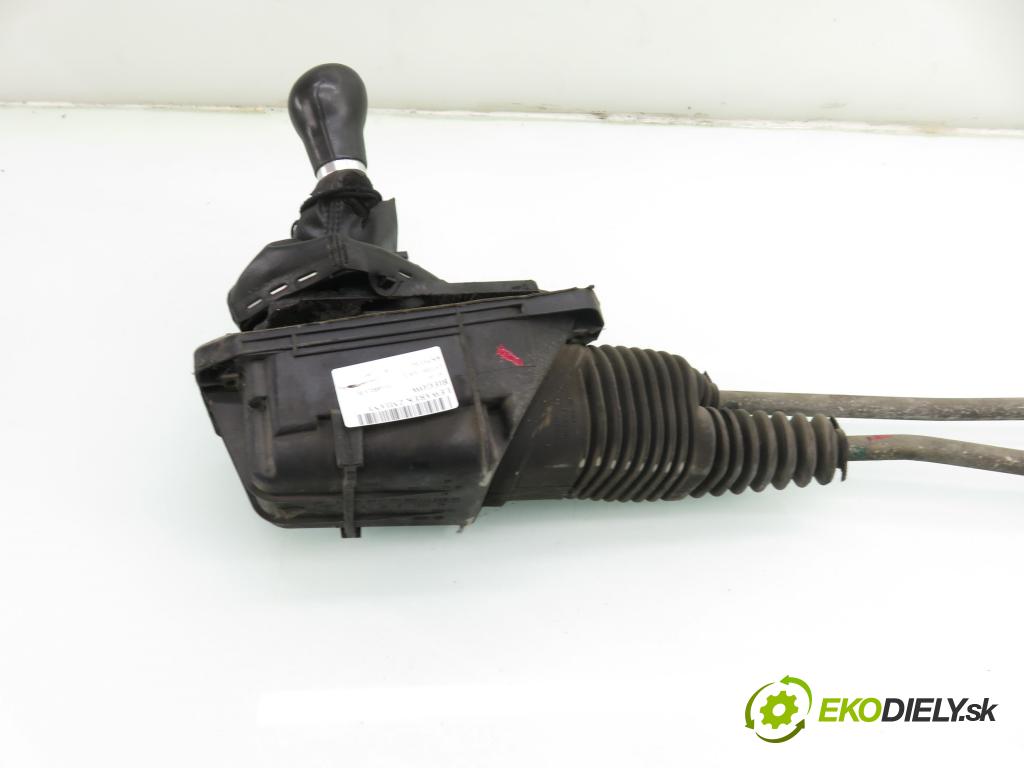 AUDI A6 (4B2, C5) SEDAN 2001 96,00 1.9 TDI - AWX 1896,00 ZVEDÁK: 