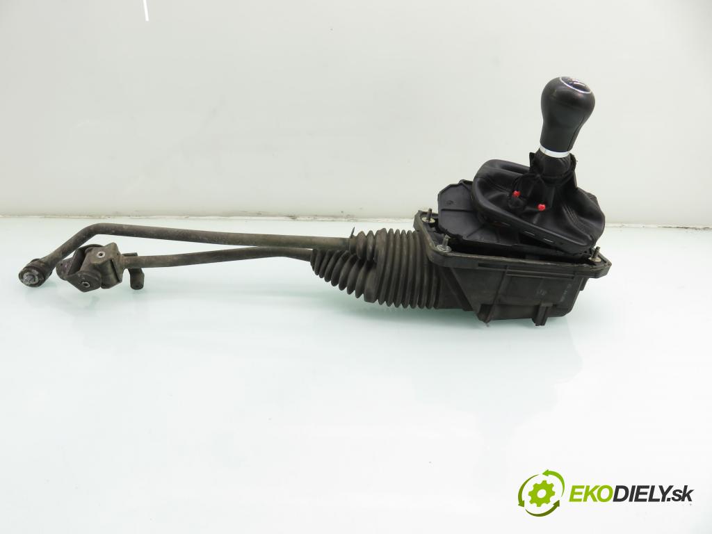 AUDI A6 (4B2, C5) SEDAN 2001 96,00 1.9 TDI - AWX 1896,00 ZVEDÁK: