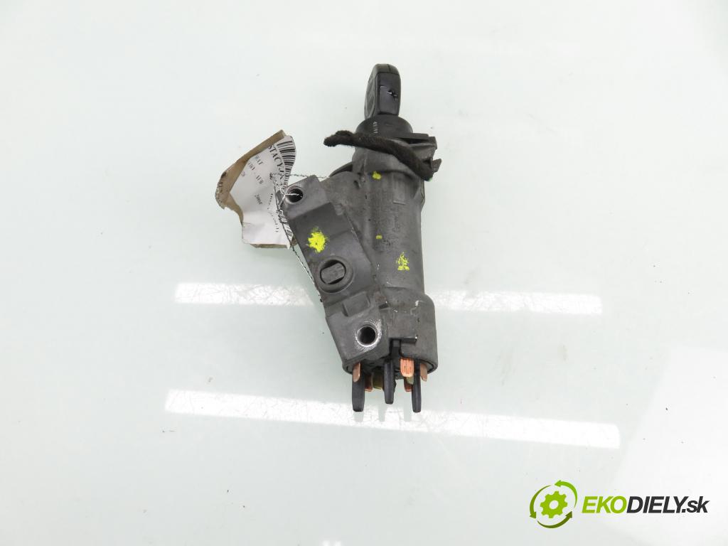 SEAT IBIZA III (6L1) HB 2005 74,00 1.4 16V - AUB 1390,00 spinačka 4B0905851C (Spínacia skrinka)