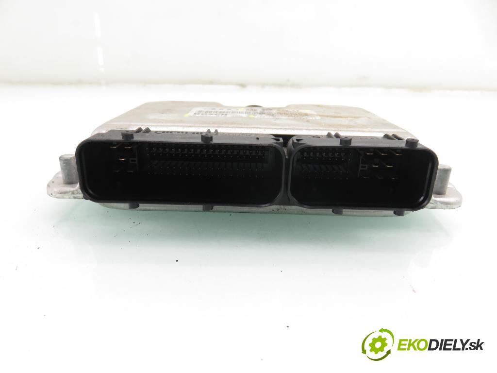 AUDI A6 (4B2, C5) SEDAN 2001 96,00 1.9 TDI - AWX 1896,00 Riadiaca jednotka Motor 038906019CF ; 0281010405