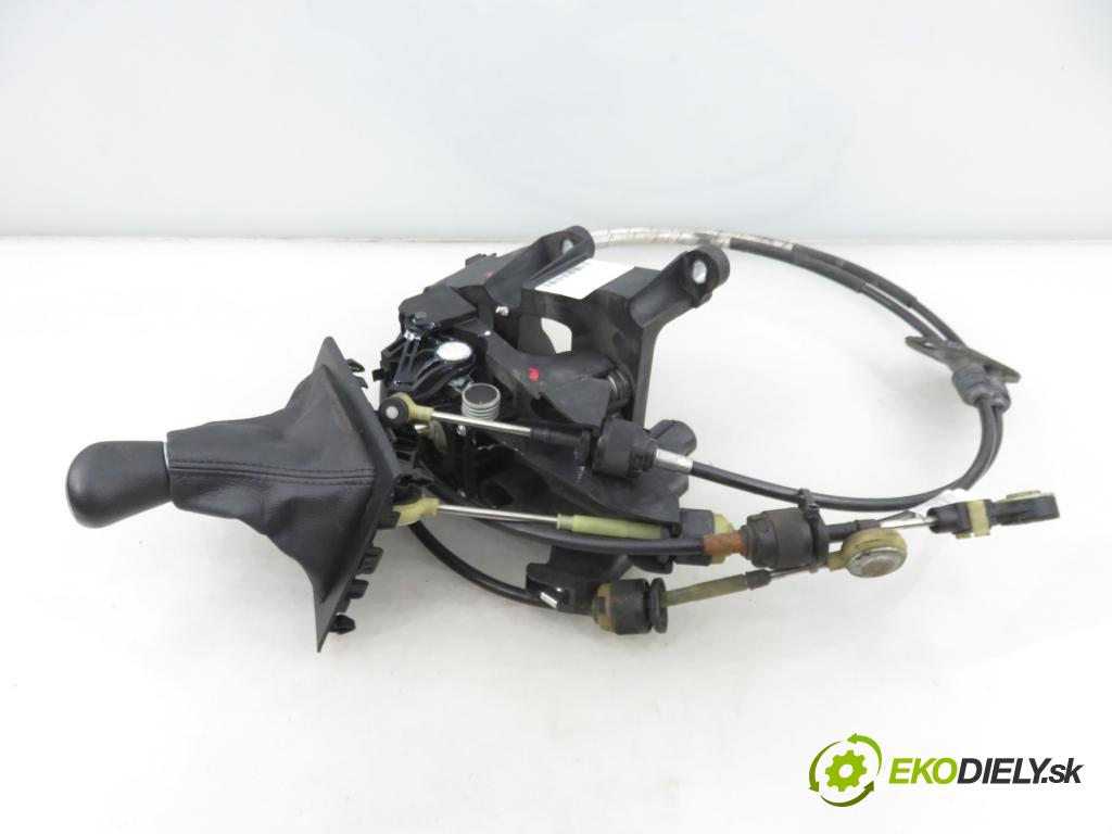 FORD FOCUS III HB 2014 74,00 1.0 EcoBoost - M2DA 998,00 ZVEDÁK: BV6R7C453AAD
