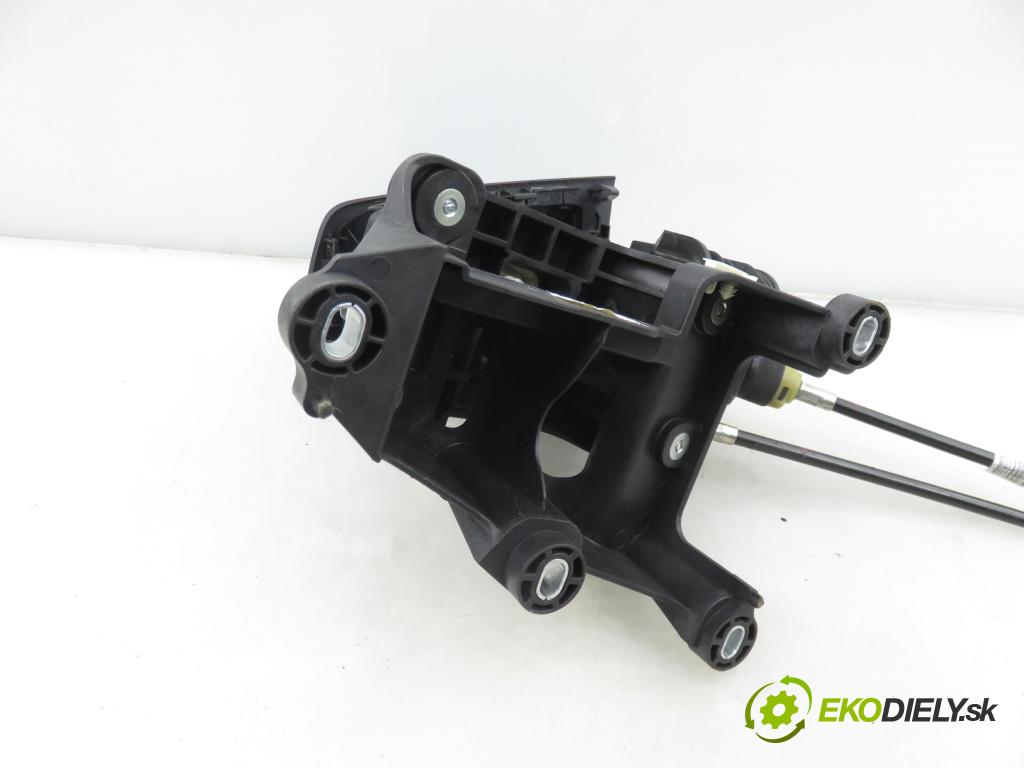 FORD FOCUS III HB 2014 74,00 1.0 EcoBoost - M2DA 998,00 ZVEDÁK: BV6R7C453AAD