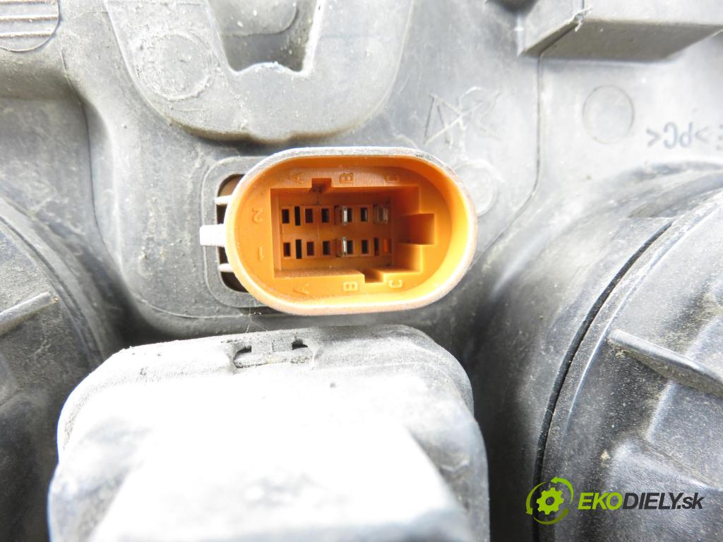 RENAULT SCENIC I (JA0/1_) MINIVAN 2001 75,00 1.9 dCi 102 - F9Q 732 1870,00 Svetlo LP 7700432098 ; 7701047604 ; 89002988