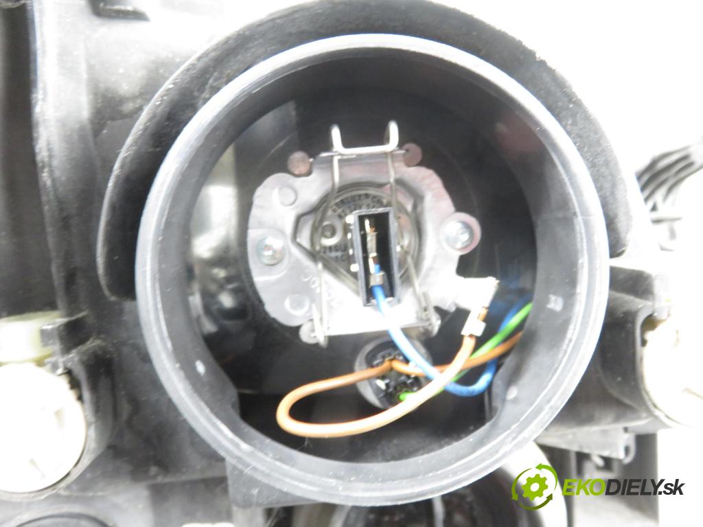 OPEL MERIVA A nadwozie wielkoprzestrzenne (MPV) (X03) HB 2003 74,00 1.6 16V - Z 16 XE 1598,00 Svetlo LP