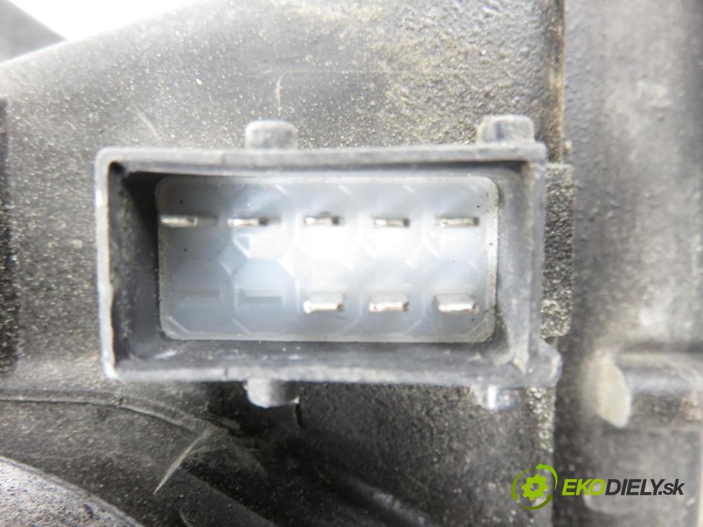 OPEL MERIVA A nadwozie wielkoprzestrzenne (MPV) (X03) HB 2003 74,00 1.6 16V - Z 16 XE 1598,00 Svetlo LP