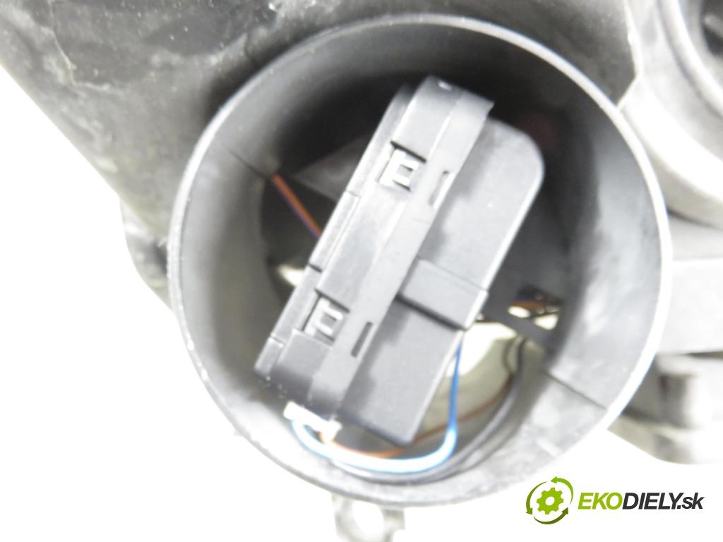 OPEL MERIVA A nadwozie wielkoprzestrzenne (MPV) (X03) HB 2003 74,00 1.6 16V - Z 16 XE 1598,00 Svetlo LP
