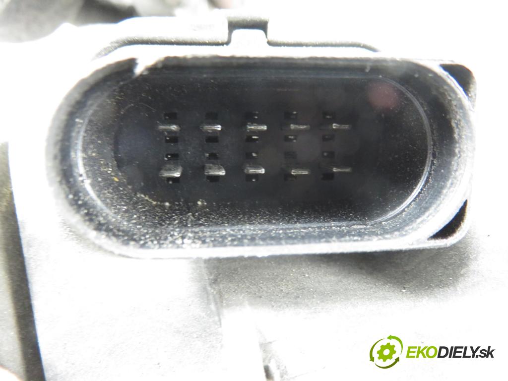 VW PASSAT B5.5 (3B3) SEDAN 2001 96,00 1.9 TDI 4motion - AVF 1896,00 Svetlo PP