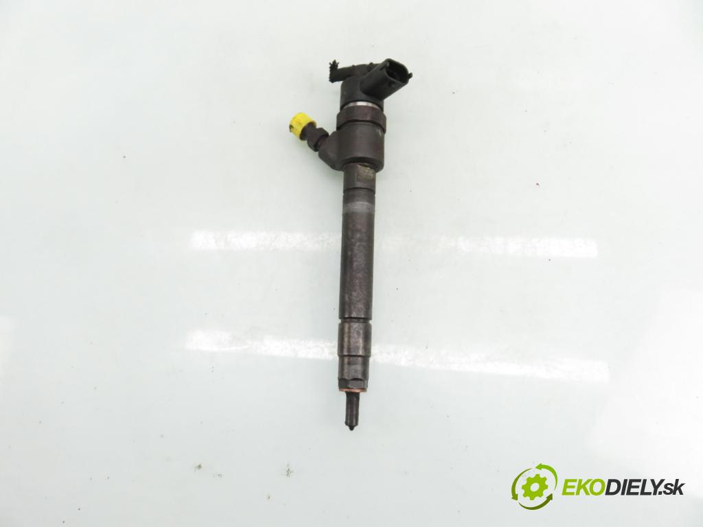 VOLVO V70 II SW (285) KOMBI 2007 136,00 2.4 D5 - D 5244 T4 2400,00 vstrekovač 0445110251 ; 30750283 (Vstrekovač paliva)