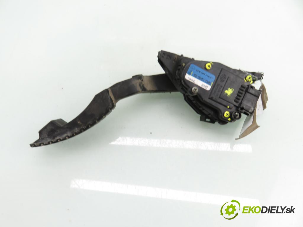 RENAULT LAGUNA II Grandtour (KG0/1_) KOMBI 2003 79,00 1.9 dCi - F9Q 718 1870,00 Potenciometer plynu 8200003392 (Potenciometer plynového pedálu)