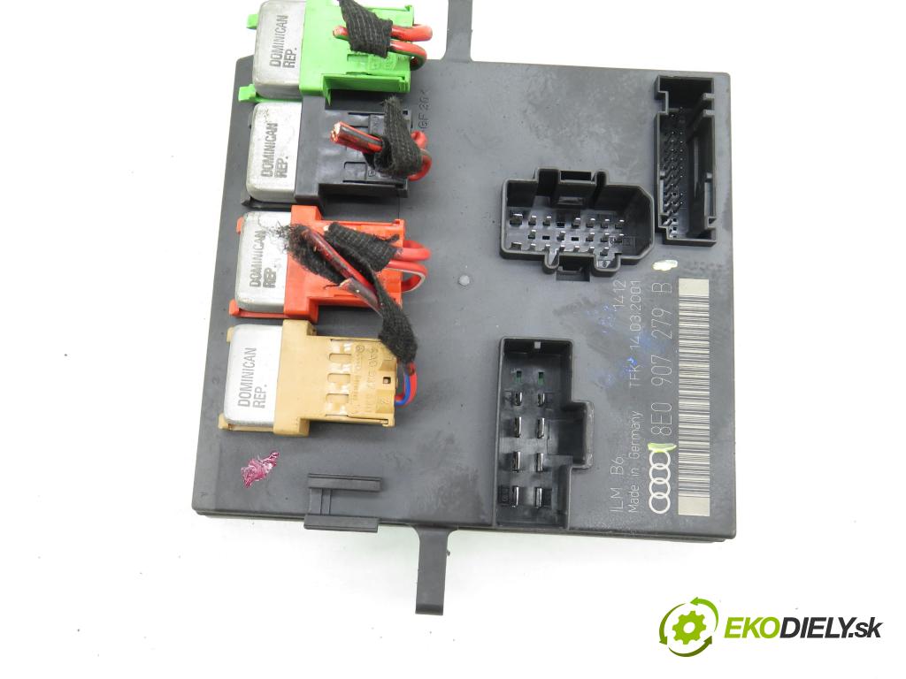 AUDI A4 (8E2, B6) SEDAN 2001 96,00 1.9 TDI - AWX 1896,00 řídící jednotka světla 8E0907279B