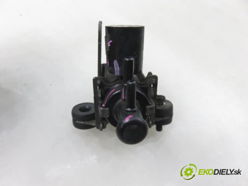 TOYOTA YARIS (_P9_) HB 2008 66,00 1.4 D-4D (NLP90_) - 1ND-TV 1364,00 ELEKTROVENTIL: VAKUUM: 2581933030 ; 1397000970