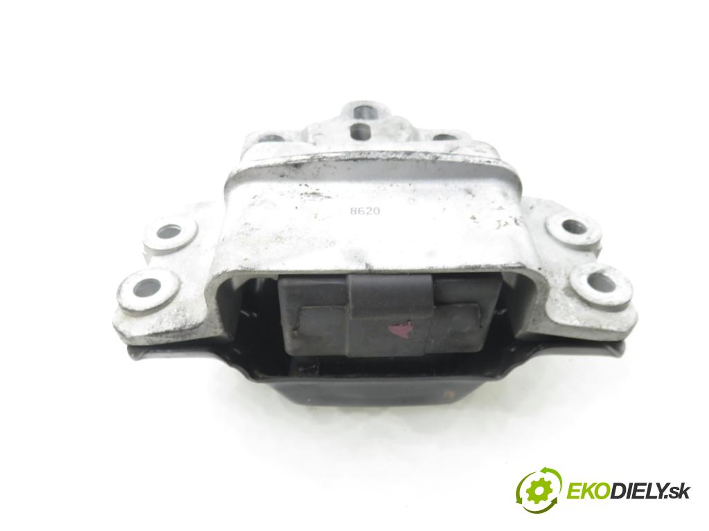 VW GOLF V (1K1) HB 2005 77,00 1.9 TDI PD 105 - BKC 1896,00 AirBag Motor