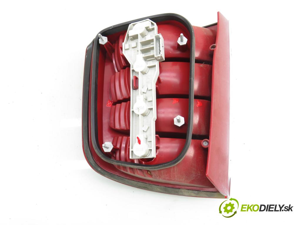 SKODA FABIA I Combi (6Y5) KOMBI 2003 74,00 1.9 TDI - ATD 1896,00 Svetlo ľavé zadné