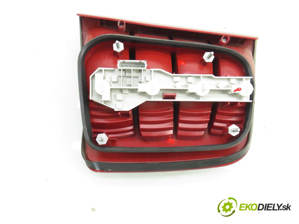 SKODA FABIA I Combi (6Y5) KOMBI 2003 74,00 1.9 TDI - ATD 1896,00 Svetlo ľavé zadné