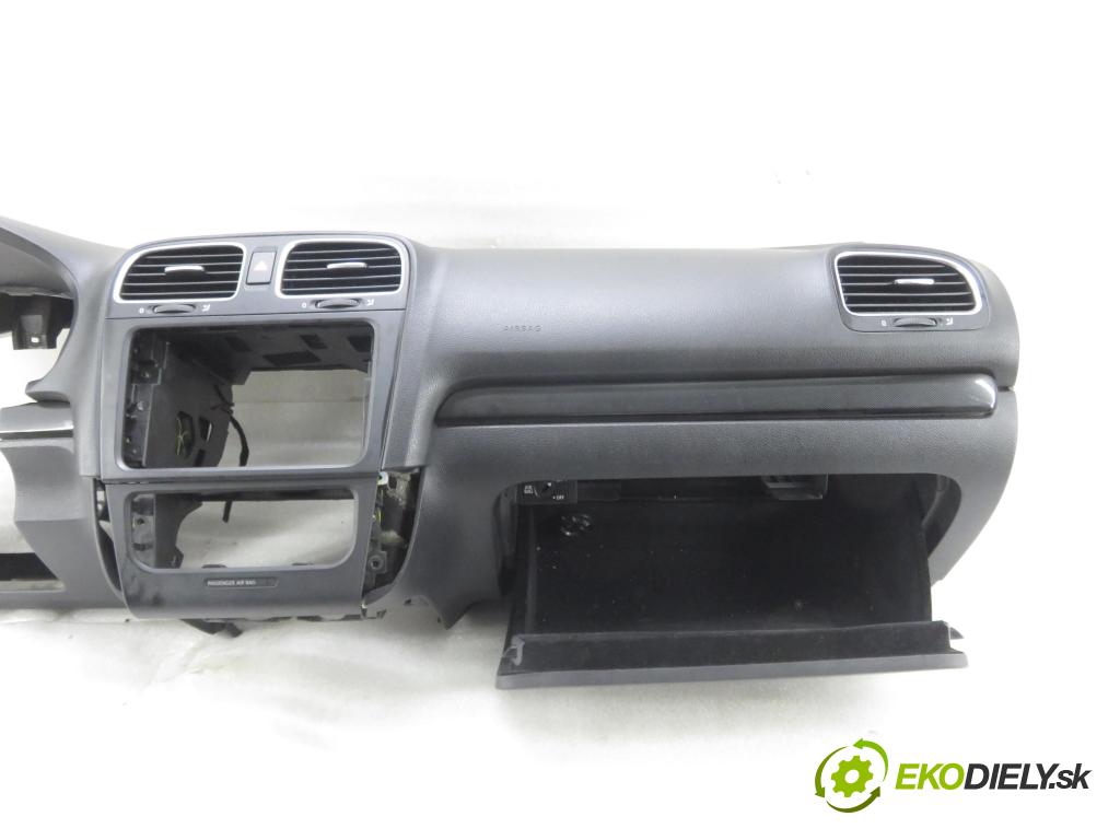 VW GOLF VI Variant (AJ5) KOMBI 2010 77,00 1.6 TDI - CAYC 1598,00 palubovka