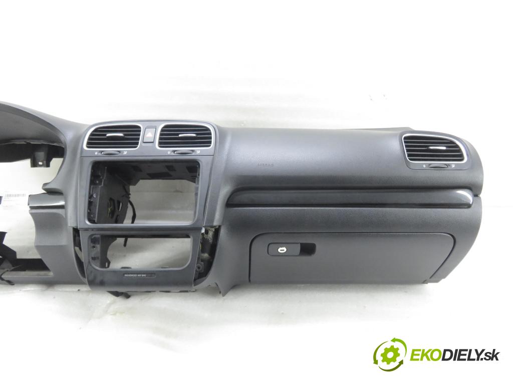 VW GOLF VI Variant (AJ5) KOMBI 2010 77,00 1.6 TDI - CAYC 1598,00 palubovka