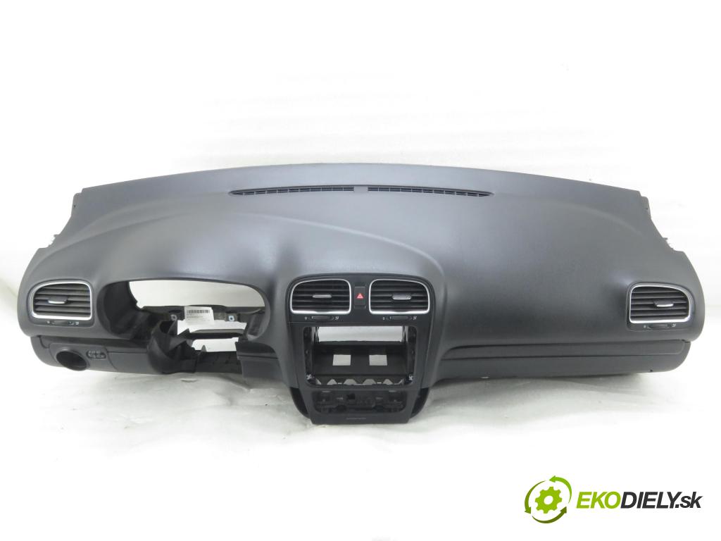 VW GOLF VI Variant (AJ5) KOMBI 2010 77,00 1.6 TDI - CAYC 1598,00 palubovka